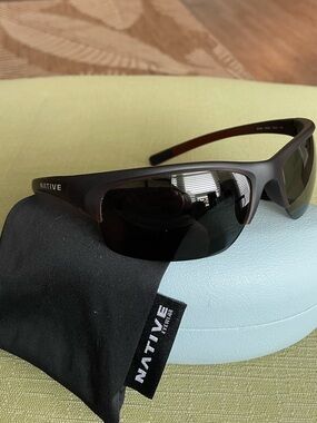 Native Eyewear Endura XP XD9029 Polarized Men's Black Sunglasses & Hard Case